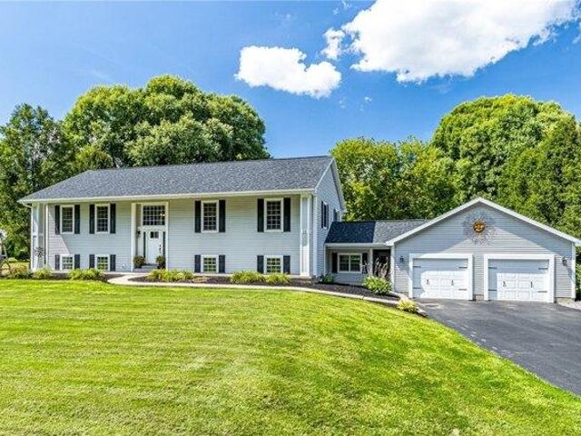 House for sale in Mendon, New York