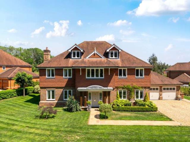 House for sale in Fole, Surrey