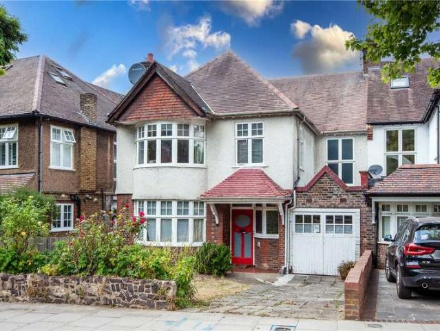 House for sale in Muswell Hill, Greater London