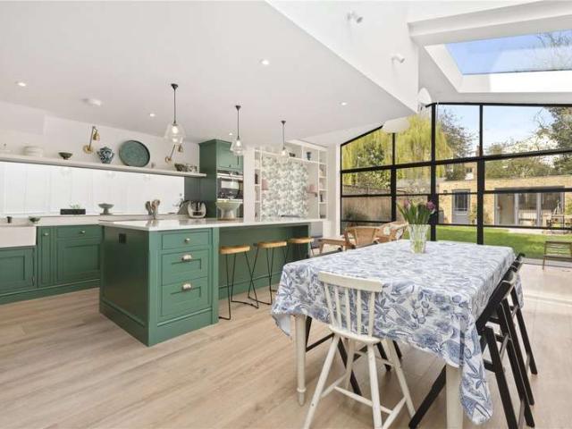 House for sale in Balham, Greater London