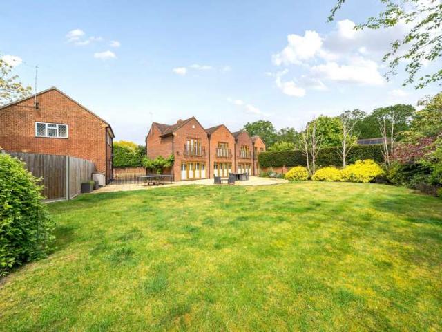 House for sale in Horsell, Woking