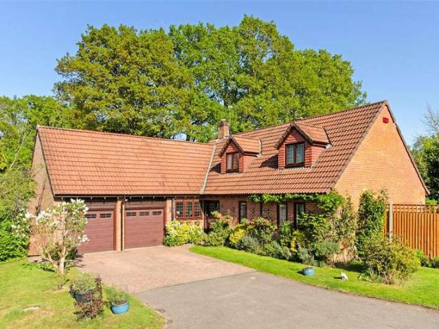 House for sale in Fole, Surrey