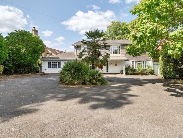 House for sale in Wexham Street, Buckinghamshire