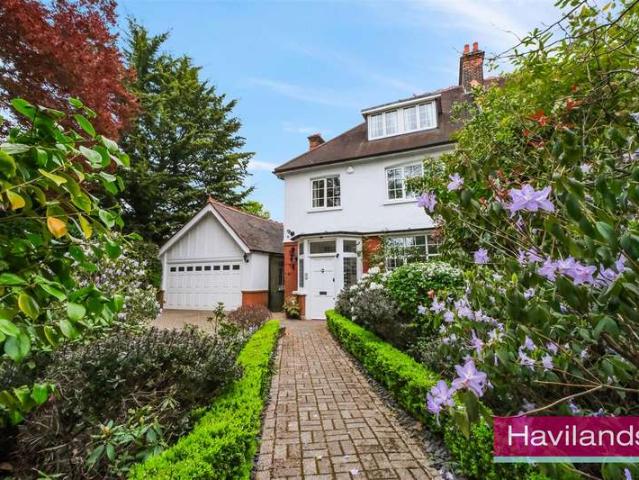 House for sale in Bush Hill Park, Greater London