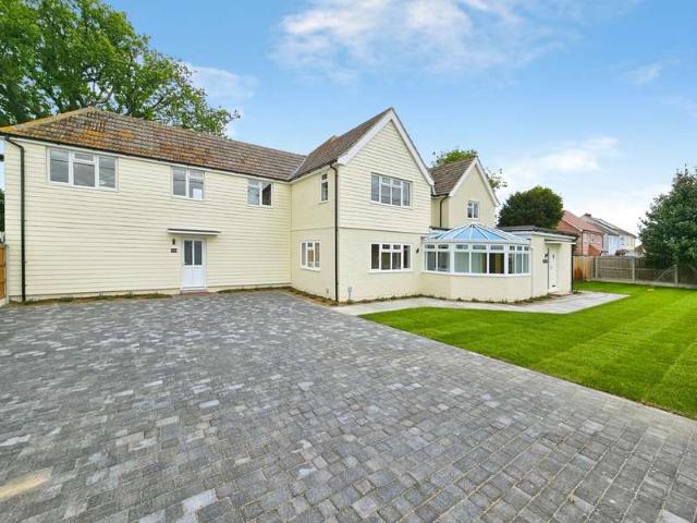 House for sale in Dale Hill, Essex