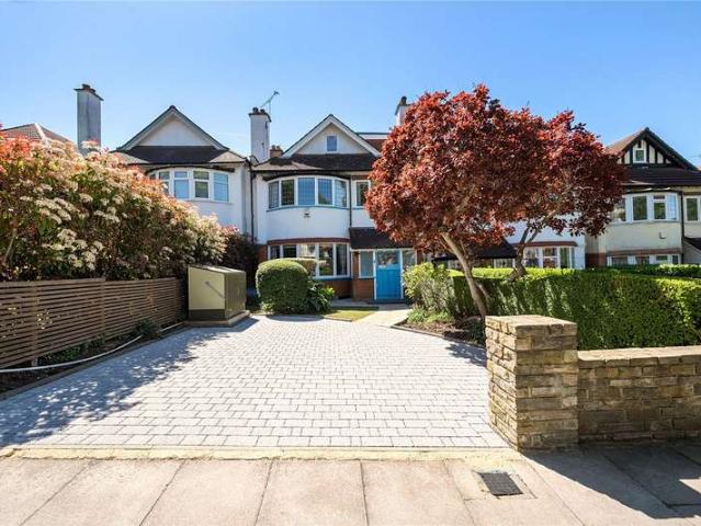 House for sale in Muswell Hill, Greater London