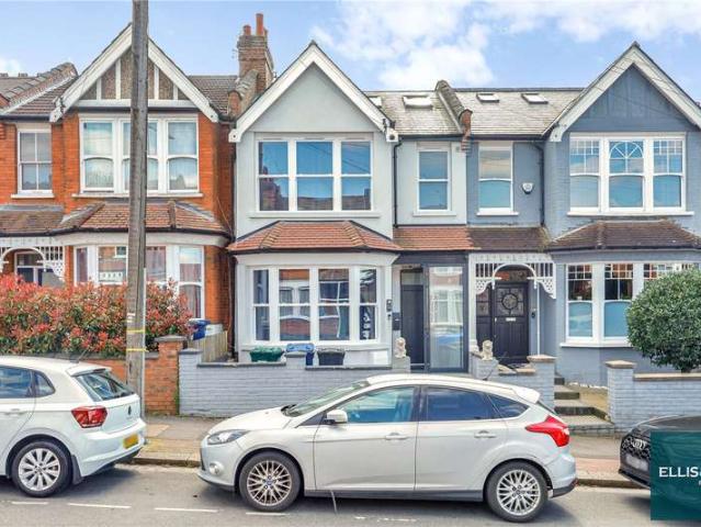 House for sale in North Finchley, Greater London