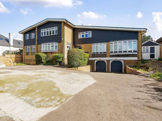 House for sale in Batchworth