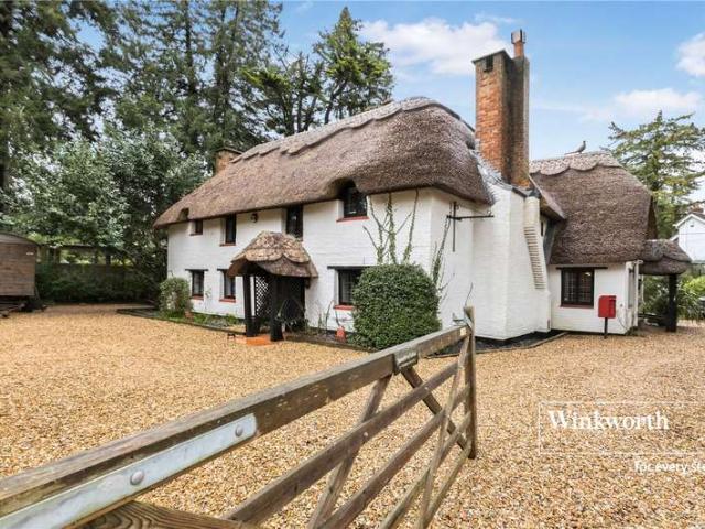House for sale in Tricketts Cross, Ferndown