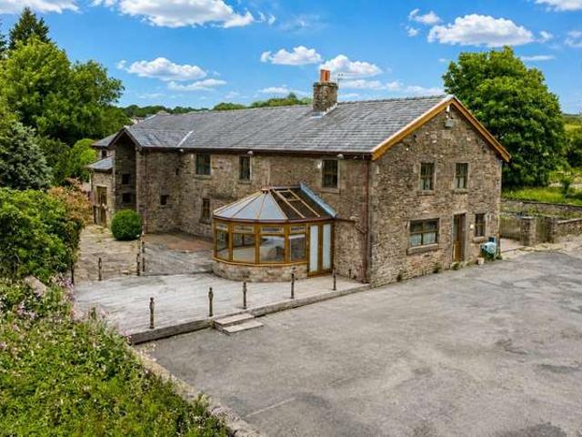 Farm for sale in Livesey
