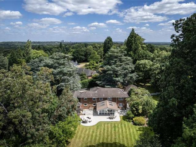House for sale in Worplesdon, Westborough