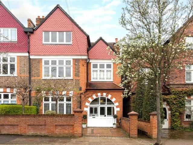 House for sale in Greater London