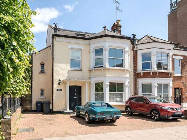 House for sale in Whetstone, Greater London