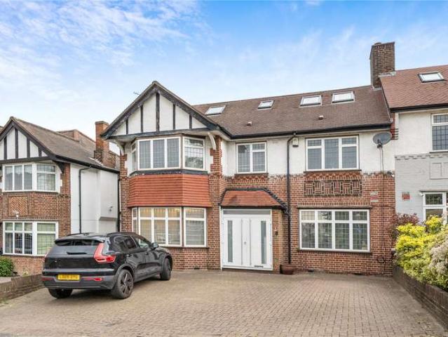 House for sale in New Southgate, Greater London
