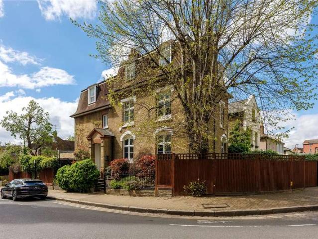 House for sale in Roehampton, Greater London