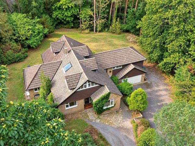 House for sale in Wrecclesham, Waverley