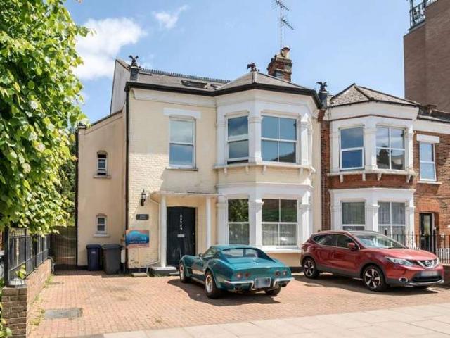 House for sale in Whetstone, Greater London