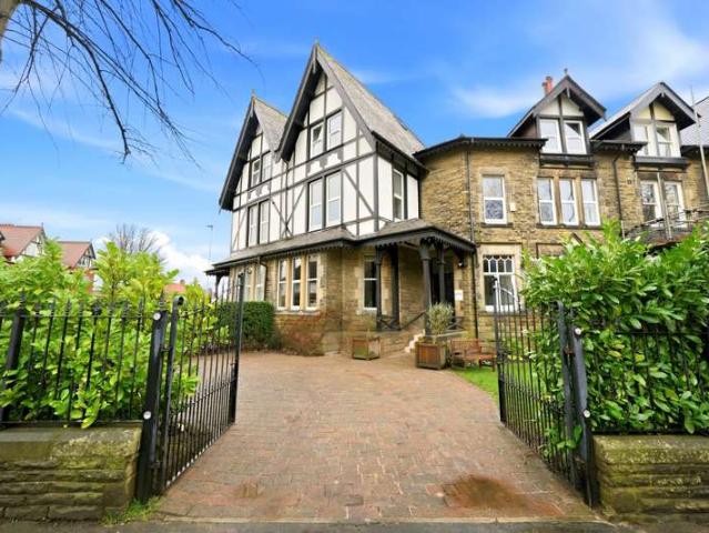 House for sale in Hookstone, Harrogate