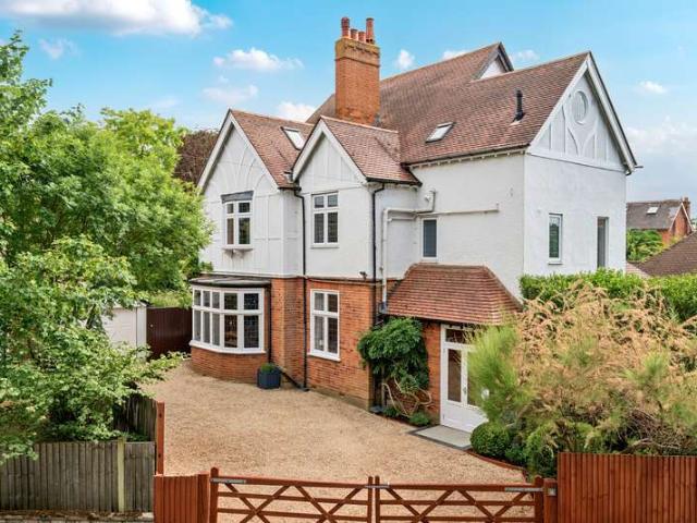 House for sale in Weybridge, Elmbridge