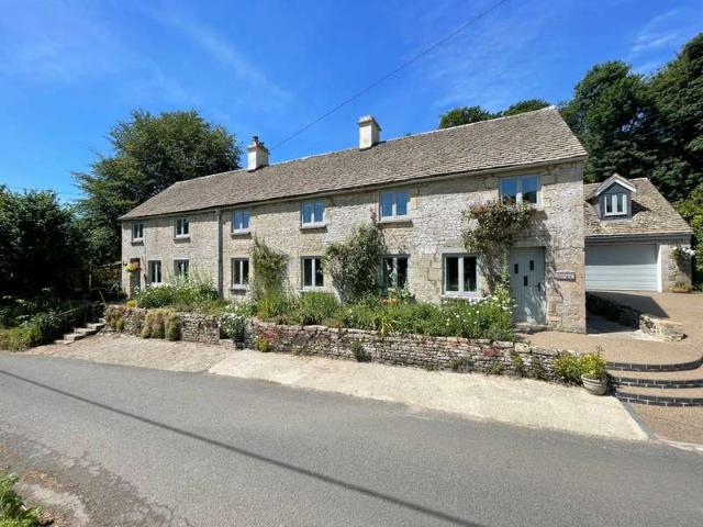 House for sale in Fossebridge, Gloucestershire