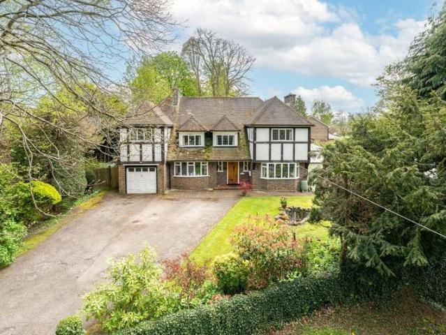House for sale in London Borough of Croydon, Kenley