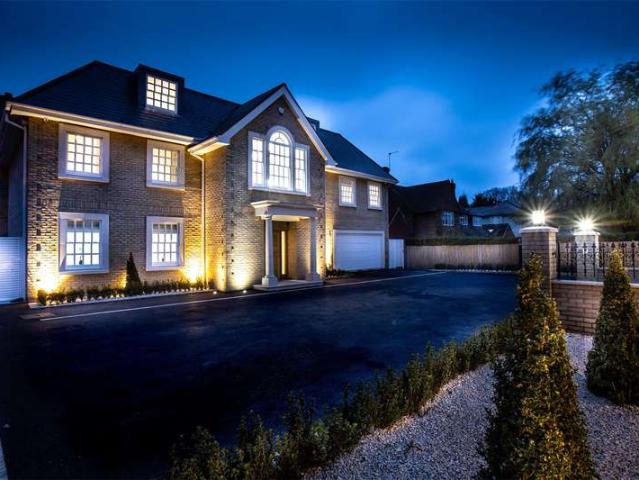 House for sale in Hadley Wood, Greater London