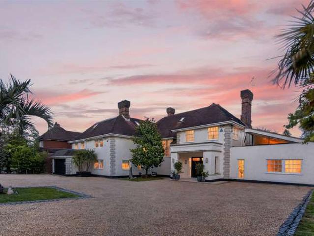 House for sale in Hadley Wood, Greater London