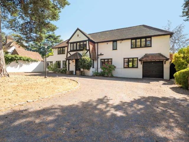 House for sale in Hook Heath, Woking