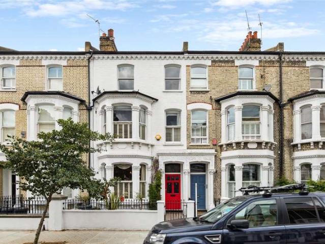 House for sale in Clapham Junction, Greater London
