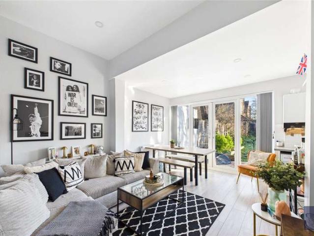 House for sale in Streatham, Greater London