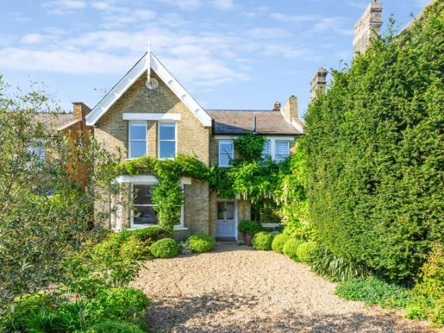 House for sale in Streatham, Greater London