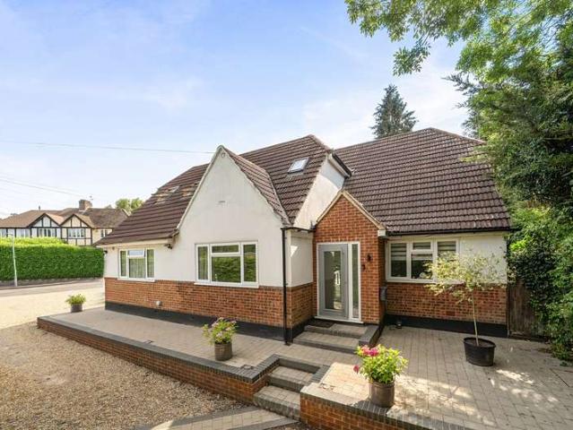 House for sale in Watford Rural, Batchworth