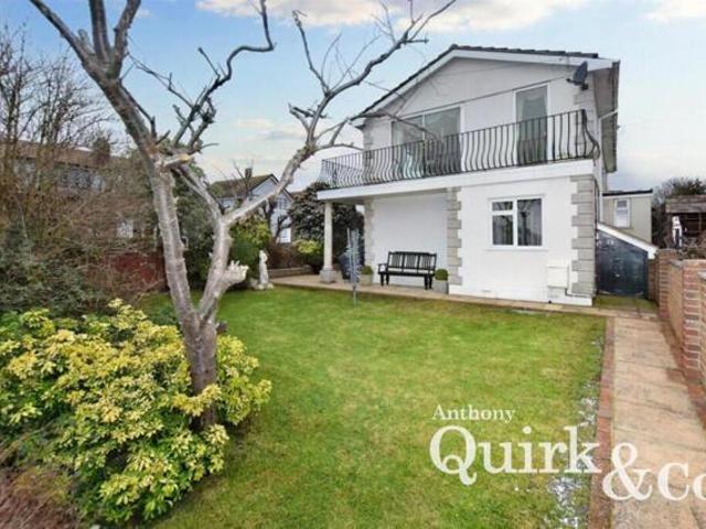 House for sale in Leigh Beck, Essex