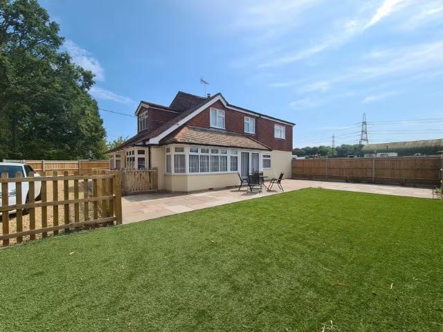 House for rent in Knightwood Park, Barton Stacey
