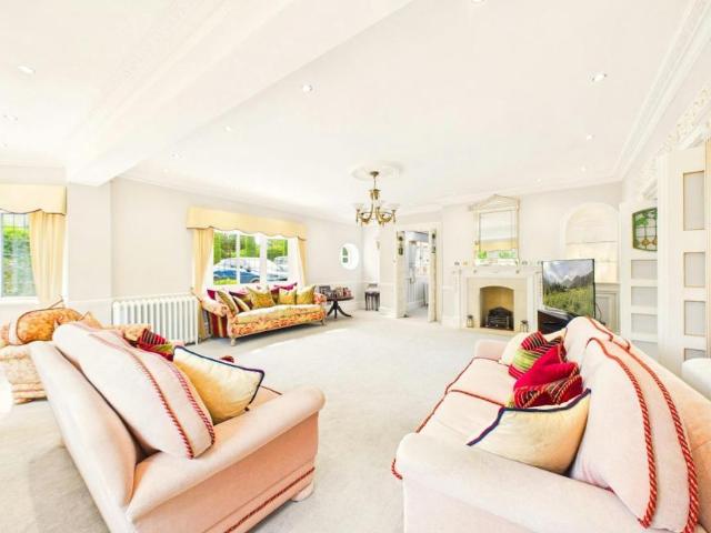 House for rent in Moorend, Golden Valley