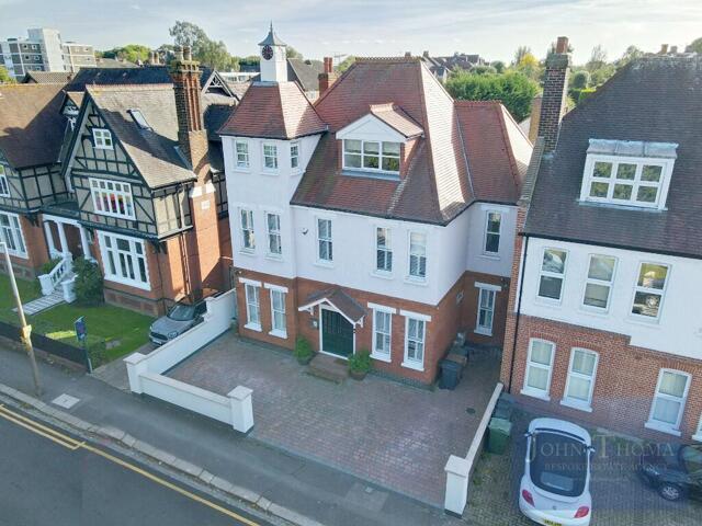 House for sale in Chingford, Chingford