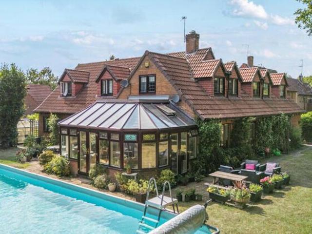 House for sale in Fole, Surrey