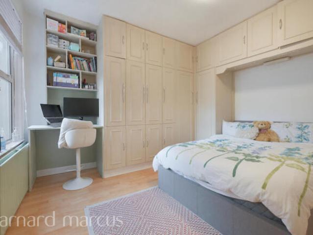 House for rent in Summerstown, Greater London