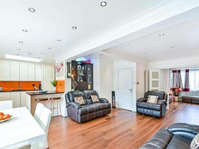 House for sale in Isleworth, Greater London