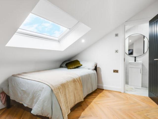 House for rent in Calderstones