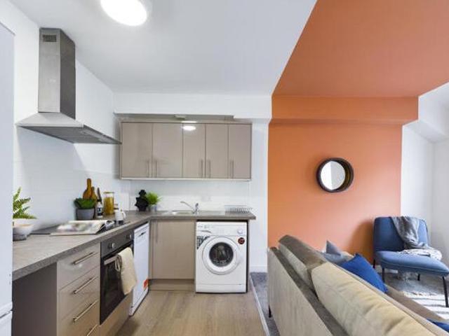 House for rent in Calderstones