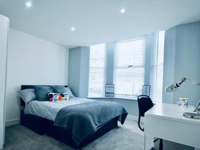 House for rent in Calderstones