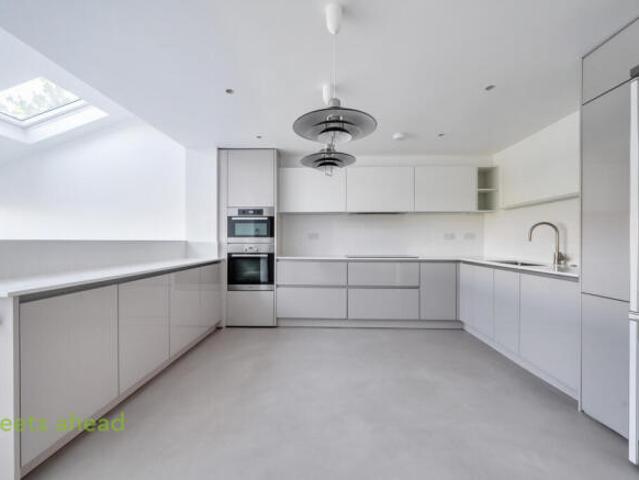 House for rent in Cat Hill