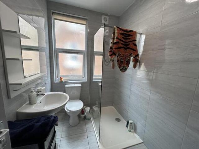 House for rent in Calderstones