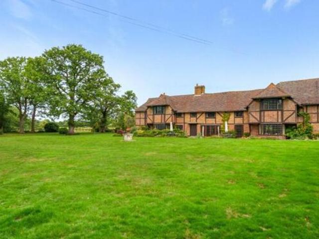 House for sale in Byfleet, Woking