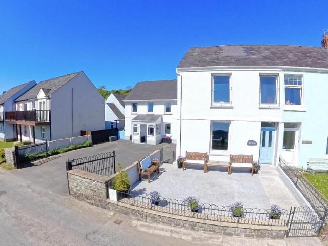 House for sale in Llansteffan