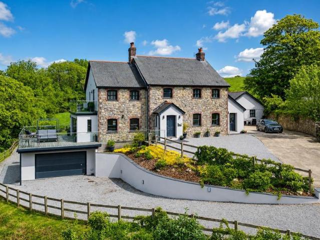 House for sale in Llanbethery, Wales