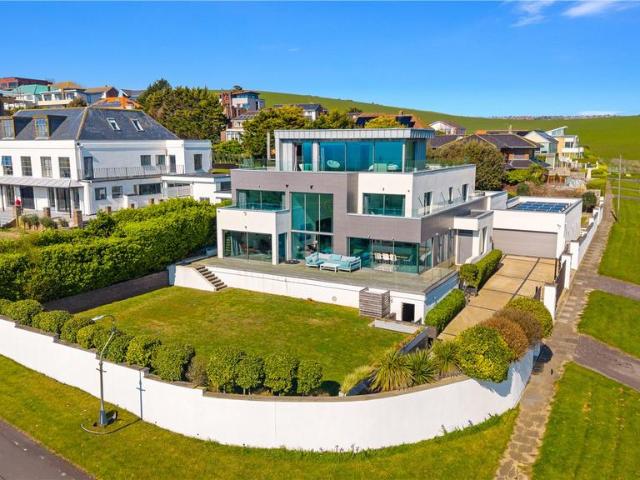 House for sale in Brighton Marina Village, Roedean