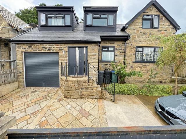 House for sale in Cottingley, West Yorkshire