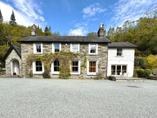 House for sale in Betws-y-coed, Wales